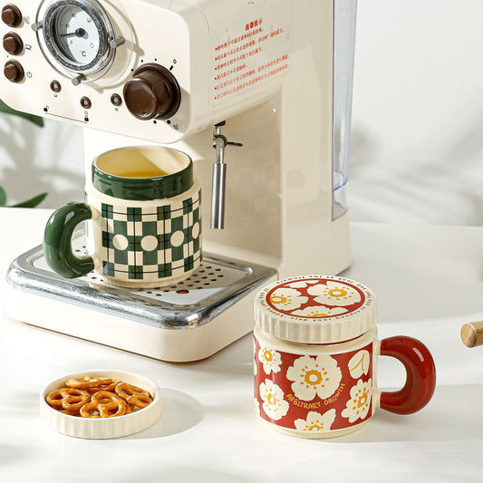 Ceramic mug and lid in creative design